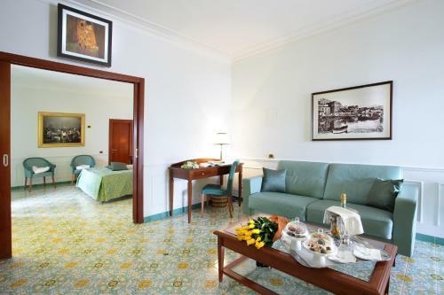 Lloyd's Baia Hotel