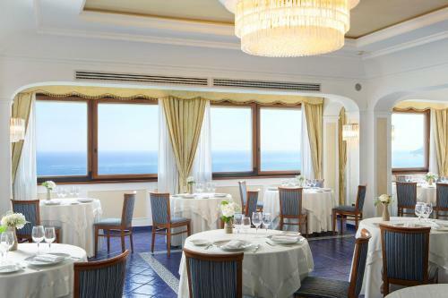 Lloyd's Baia Hotel