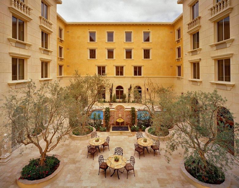 Ayres Hotel