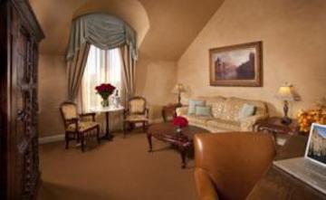 Ayres Hotel