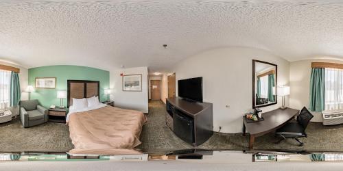 Pyramids Hotel