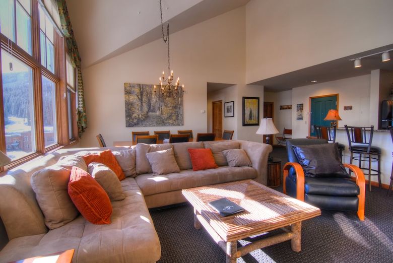 Hotel Zephyr Mountain Lodge