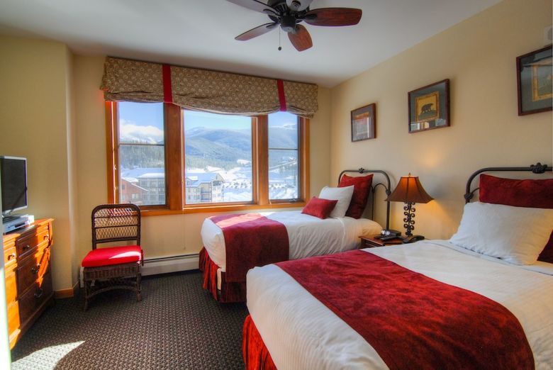 Hotel Zephyr Mountain Lodge