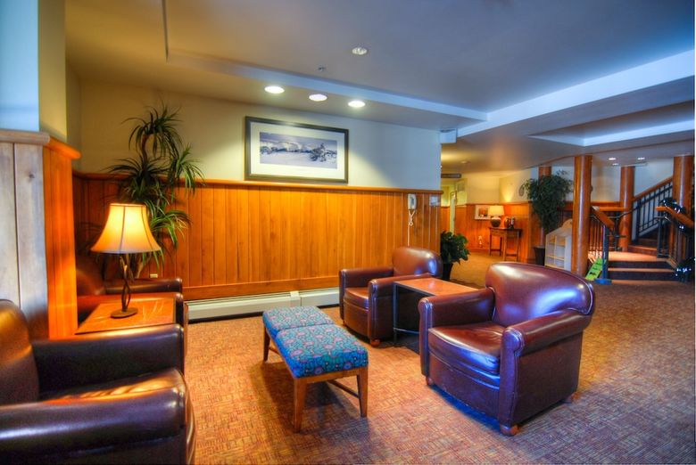 Hotel Zephyr Mountain Lodge