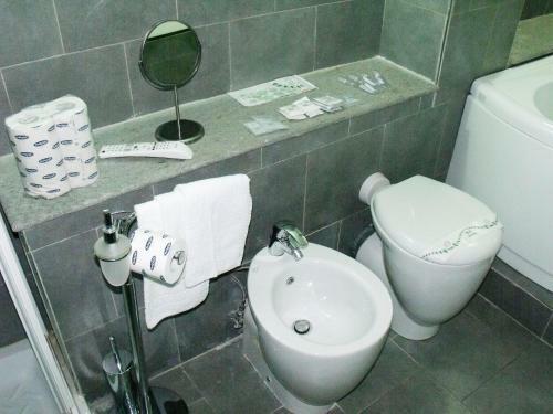 Suite Apartments Angioini