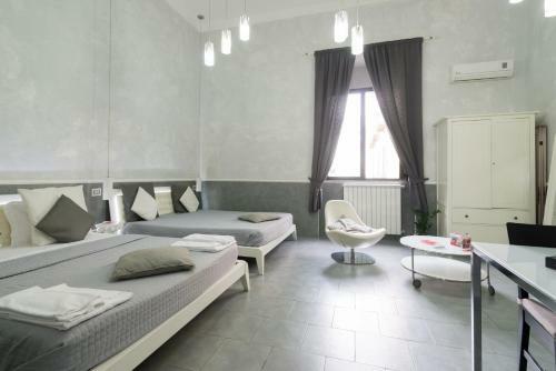 Suite Apartments Angioini