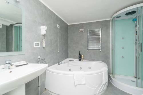 Suite Apartments Angioini