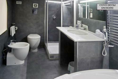 Suite Apartments Angioini
