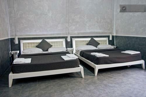 Suite Apartments Angioini