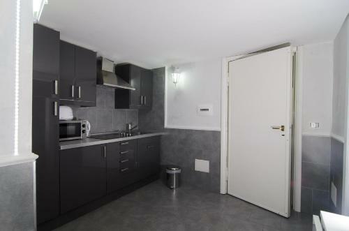 Suite Apartments Angioini