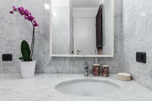 Broletto Apartment