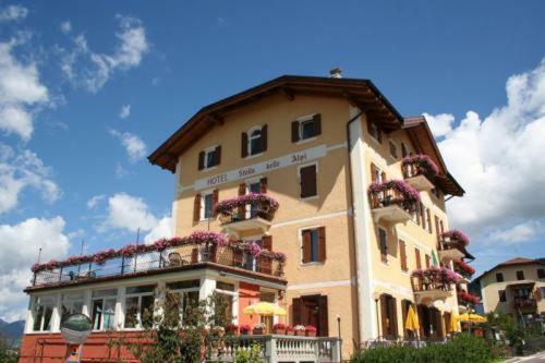 Hotel Wellness E Resort Stella Delle Alpi