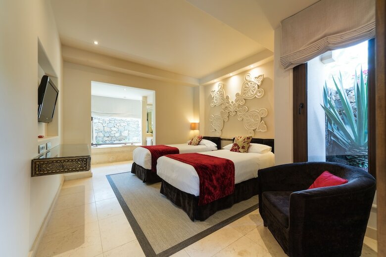 Alondra Villas Y Suites