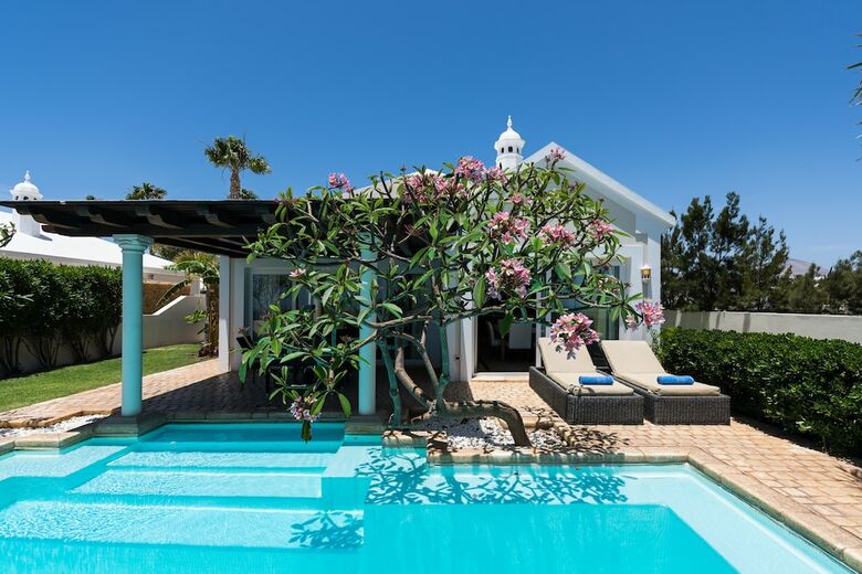 Alondra Villas Y Suites