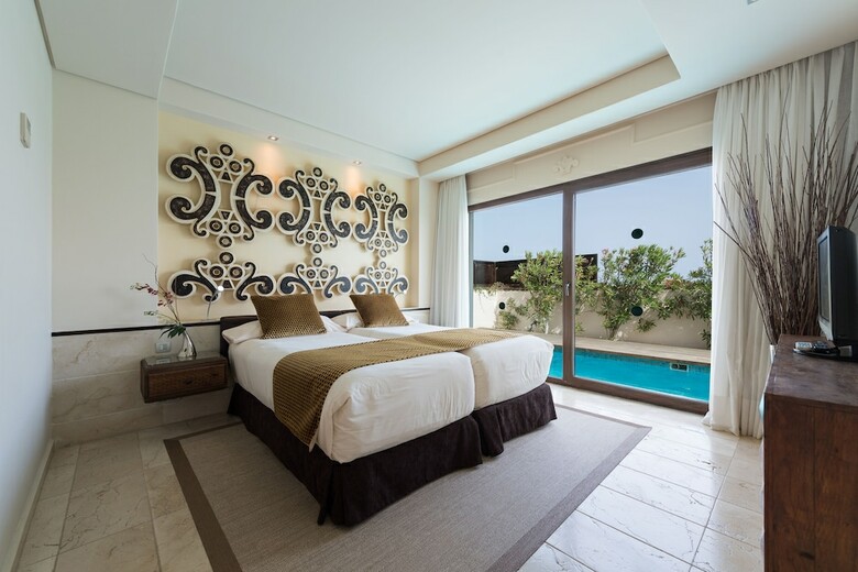 Alondra Villas Y Suites
