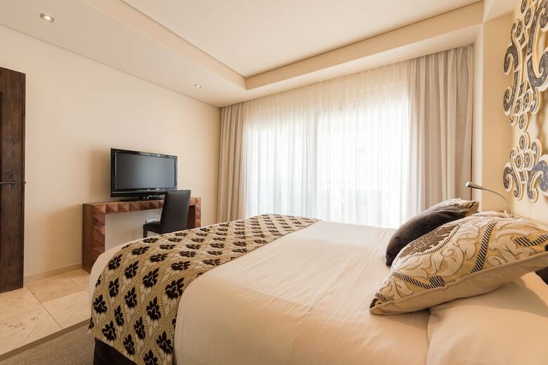 Alondra Villas Y Suites