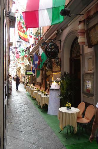 Hostal Sorrento Inn Guesthouse