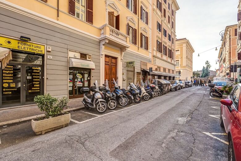 Hostal Caffe' E Cuscino