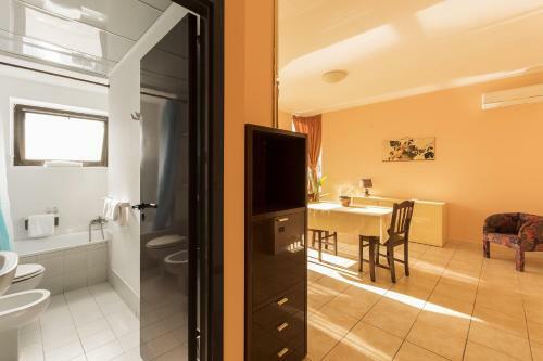 Hostal Case Vacanza Cleotto