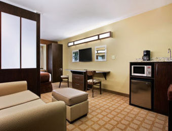 Hotel Microtel Inn & Suites