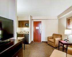 Hotel *hawthorn Suites*