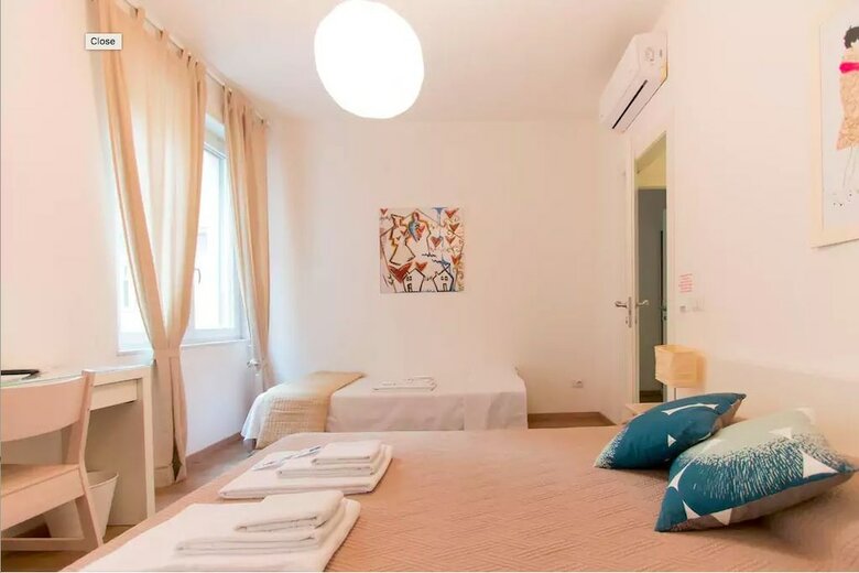 Hostal Via Colombo Holiday Rooms