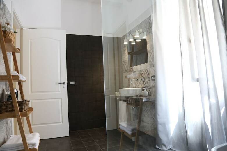 Bed & Breakfast Dimi House