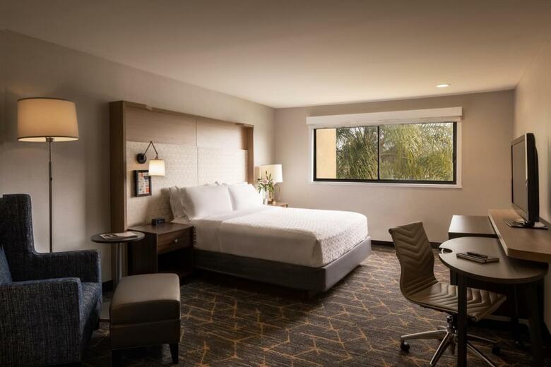 Hotel Holiday Inn Orange County Airport
