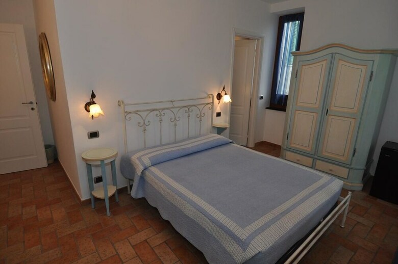 Hostal Sandra Villa Rooms