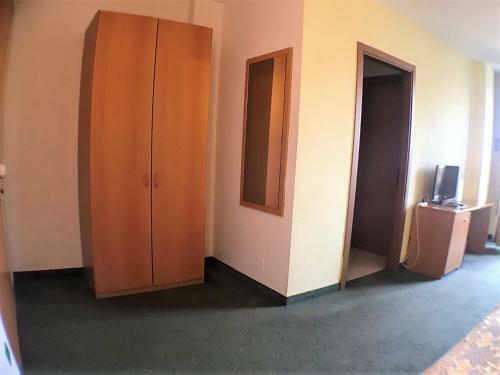 Hotel Ascot Lodging