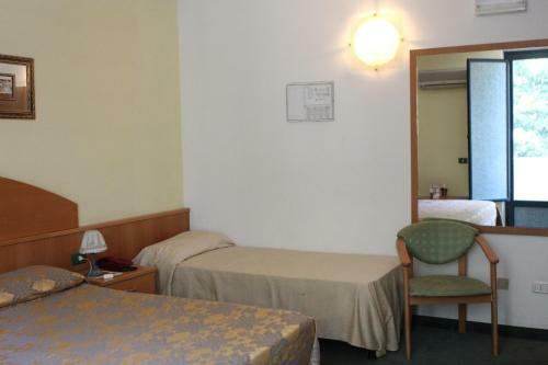 Hotel Ascot Lodging