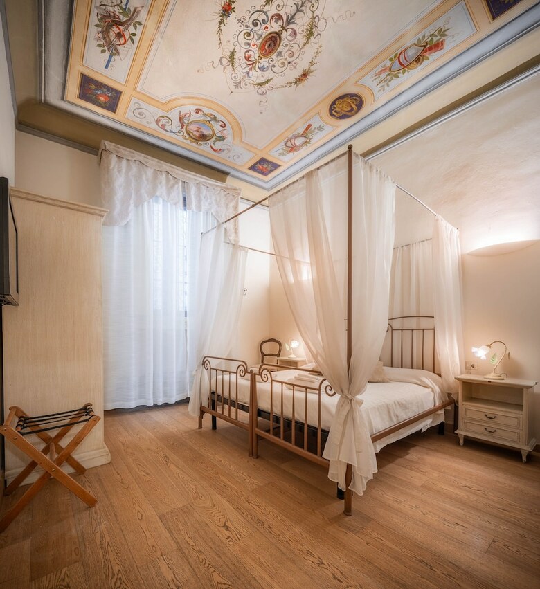 Hostal Novella House