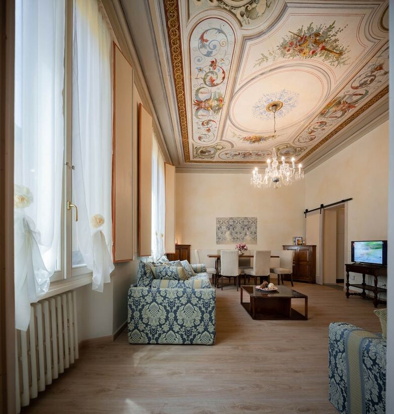 Hostal Novella House