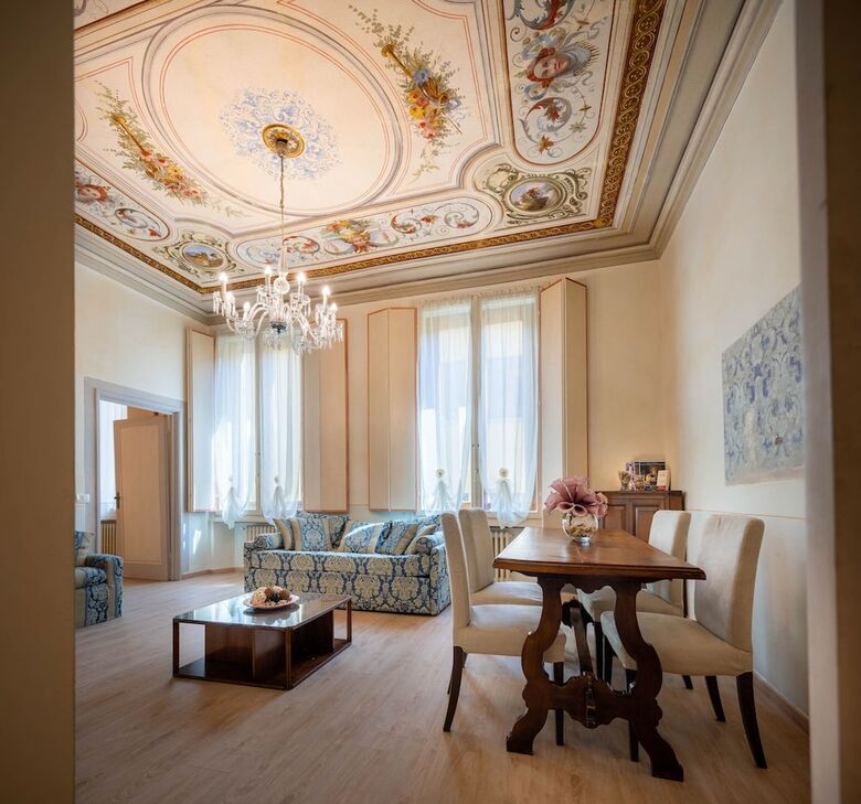 Hostal Novella House