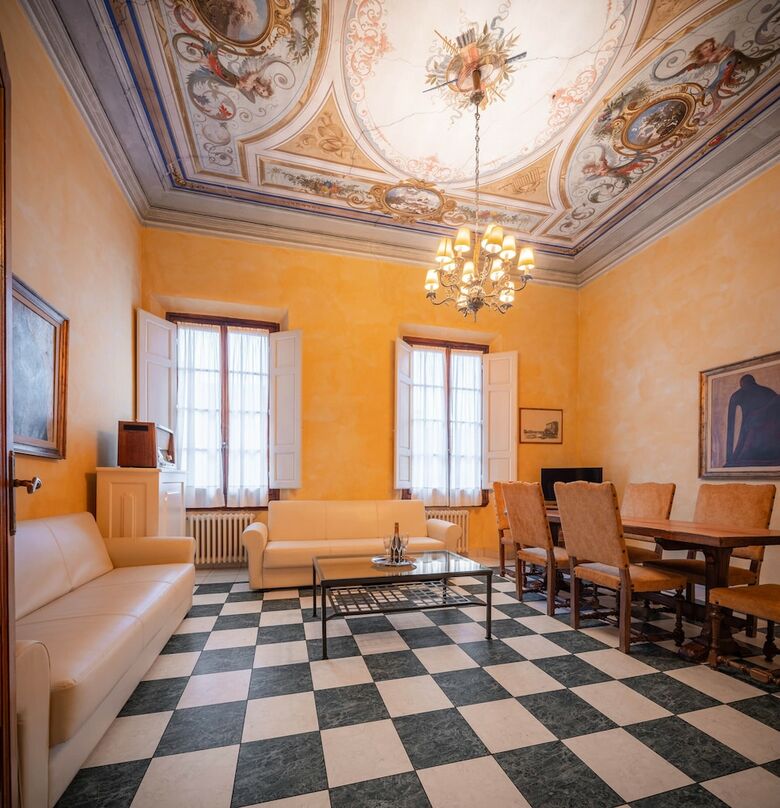 Hostal Novella House