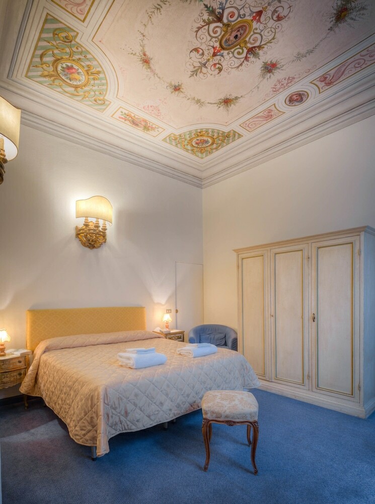 Hostal Novella House