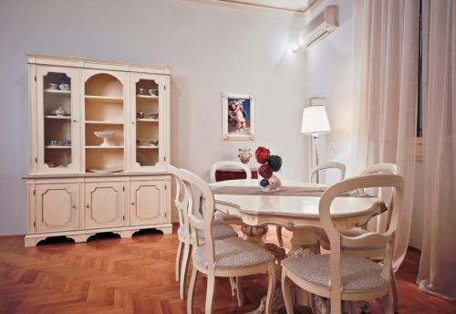 Apartments Florence - Ghibellina 96