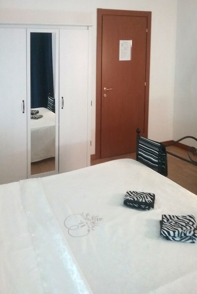 Hostal Apartment Nido Stazione