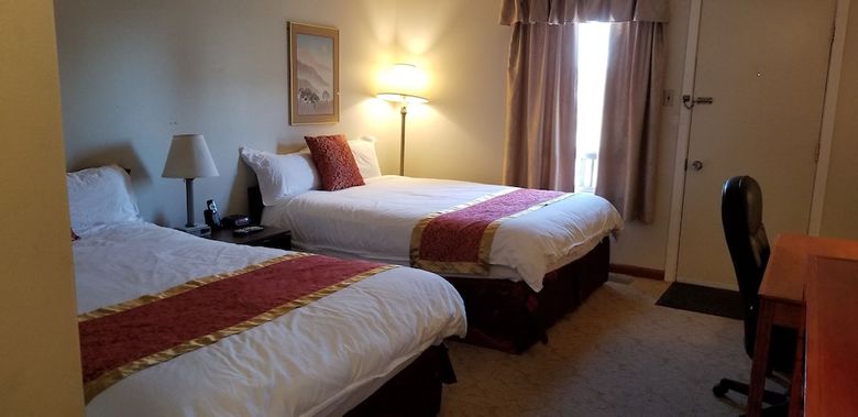 Hotel Redwood Motor Inn