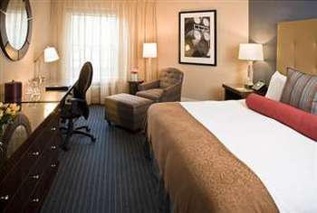 Hotel Queen's Landing
