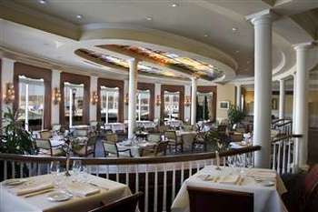 Hotel Queen's Landing