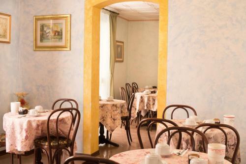 Hotel Trevi