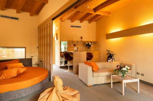 Color Hotel Style & Design