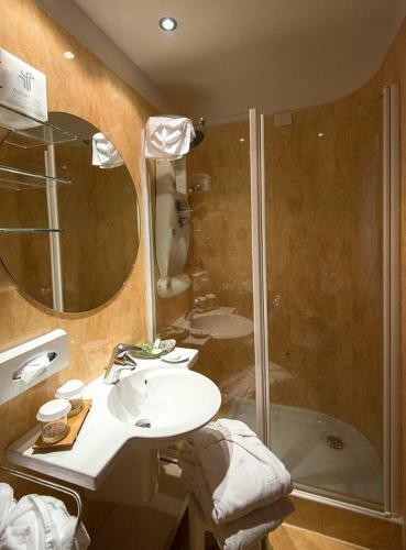 Color Hotel Style & Design