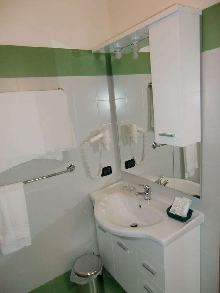 Hostal Reale House Rooms