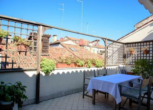 Charming Venice Apartments