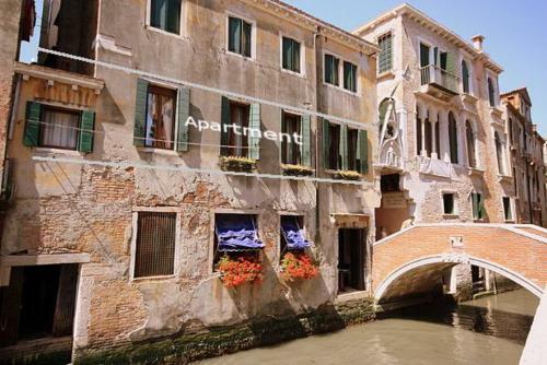 Charming Venice Apartments