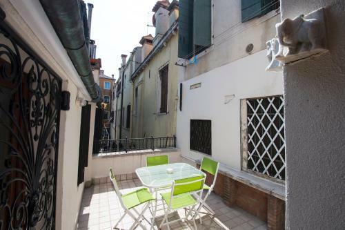 Charming Venice Apartments