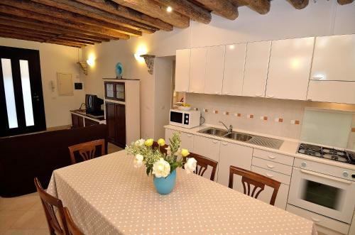 Charming Venice Apartments
