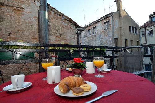 Charming Venice Apartments